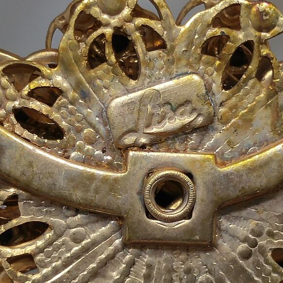 Lisa Jewels Peridot Green Rhinestone Brooch, Gold Plated, 1950s Vintage Jewelry - Picture 10 of 10